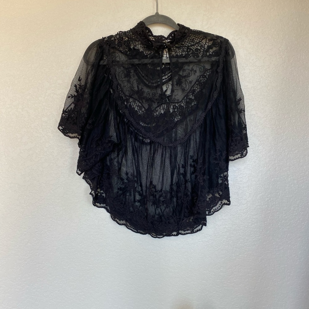 Filtre Black Lace and Crochet Top - Picture 2 of 3